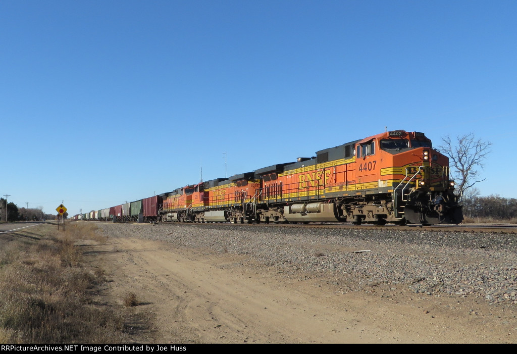 BNSF 4407 East